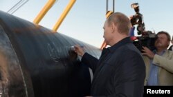 Президент Владимир Путин открывает строительство нефтепровода "Сила Сибири"