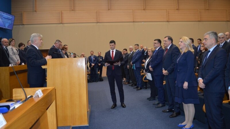 Dodik nga parlamenti i Republikës Serbe: Lamtumirë Bosnje