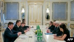 Ուկրաինայի նախագահի և Գերմանիայի, Ֆրանսիայի ու Լեհաստանի արտգործնախարարների բանակցությունները, Կիև, 20-ը փետրվարի, 2014թ․ 