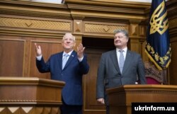 Президент України Петро Порошенко (праворуч) та президент Ізраїлю Реувен Рівлін у Верховній Раді. Київ, 27 вересня 2016 року