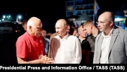 Дмитрий Киселев, Владимир Путин и Андрей Кондрашов (архивное фото)