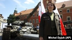 «Жодних обмежень, пов’язаних із мобілізацією, для перетину кордону щодо жінок немає, і станом на зараз такі обмеження не плануються»