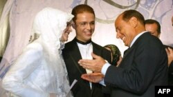  مراسم ازدواج بلال اردوغان در سال ۲۰۰۳ با حضور نخست‌وزیر وقت ایتالیا سیلویو برلوسکونی