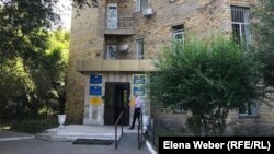 Казыбекбийский районный суд, где рассматривалось уголовное дело в отношении экс-замакима Карагандинской области Жандоса Абишева. Караганда, 5 сентября 2019 года.