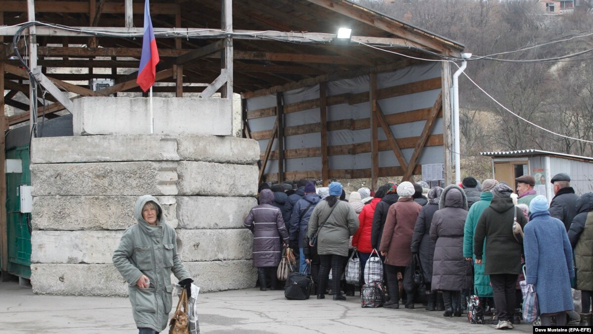 oi5.ru: Рост цен, запугивание Украиной и пересчет медиков: Луганск перед Нормандским саммитом Рост цен, запугивание Украиной и пересчет медиков: Луганск перед Нормандским саммитом