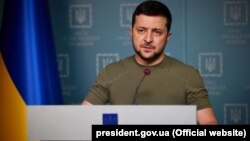 Володимир Зеленський додав, що продовжує наполягати на збільшенні підтримки України під час переговорів із закордонними партнерами