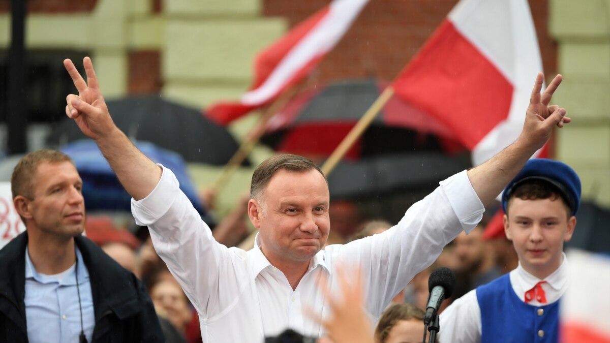 Анджей Дуда побеждает на президентских выборах в Польше