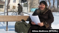 Галия Мускалиева, многодетная мать, которая добивается решения ее жилищного вопроса. Актобе, март 2011 года.