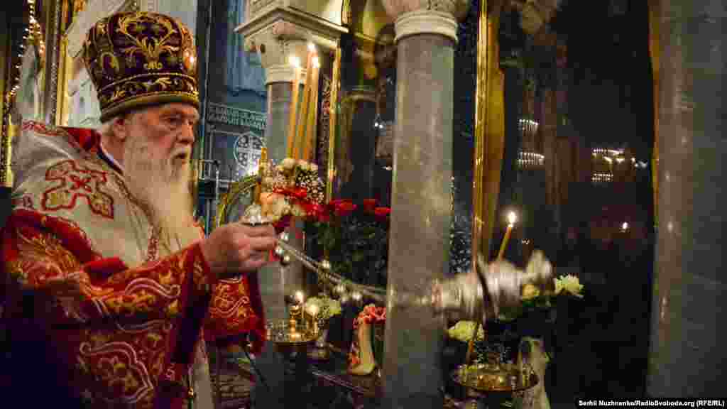 Патріарх Української православної церкви Київського патріархату Філарет під час богослужінь у Володимирському соборі