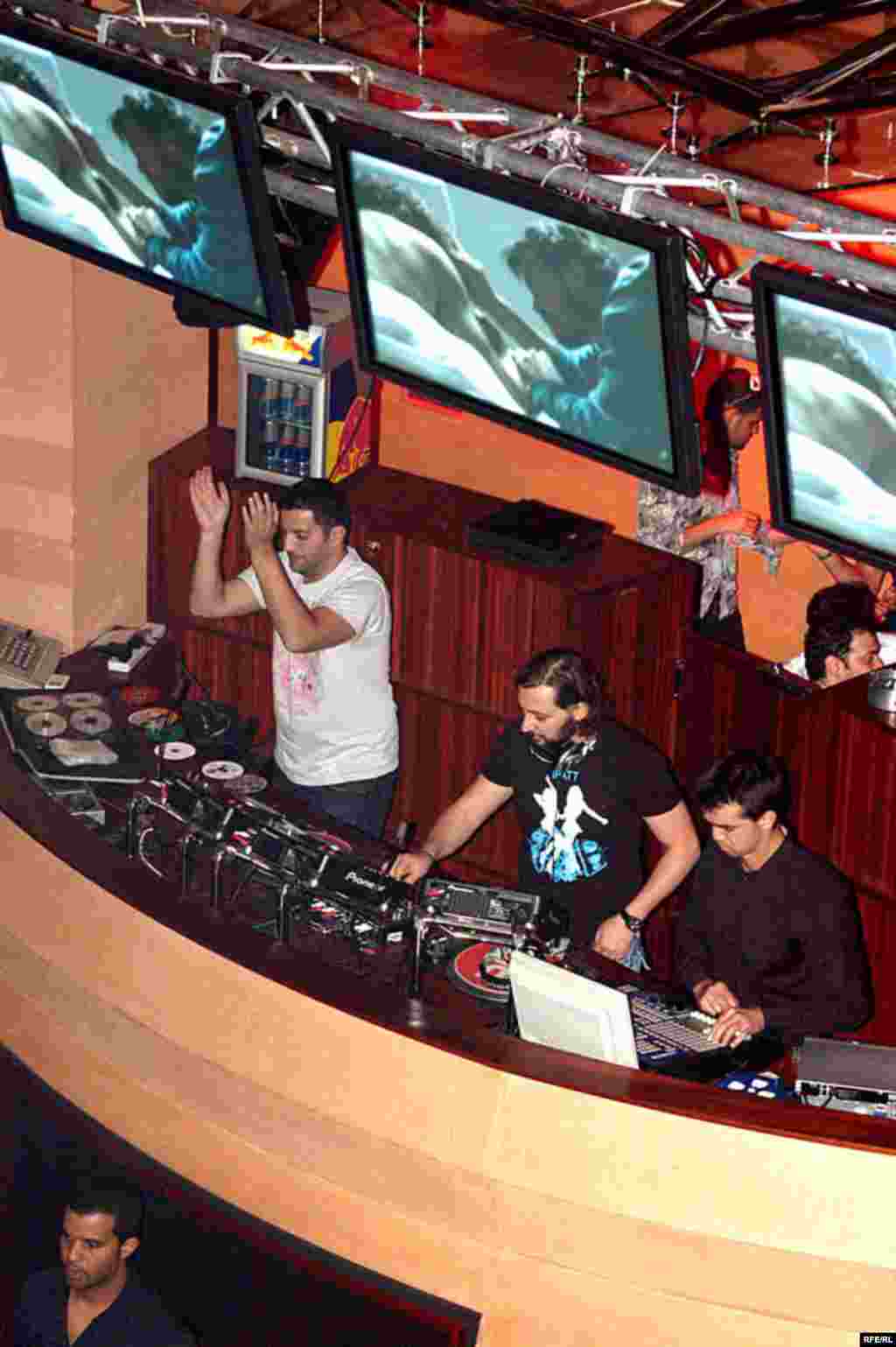 UAE, Deep Dish Concert in Club trilogy in Dubai, 04/15/2007