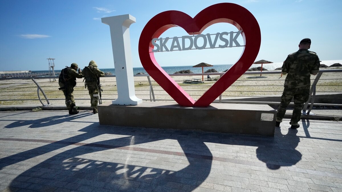 Россия выводит боевые подразделения из Скадовска в Крым – Генштаб ВСУ