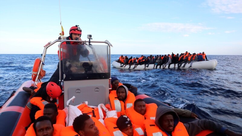 Brod sa 70 migranata prevrnuo se kod Tunisa