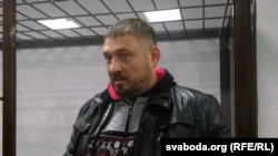 Syarhey Tsikhanouski at the Saviecki District Court in Homel in December