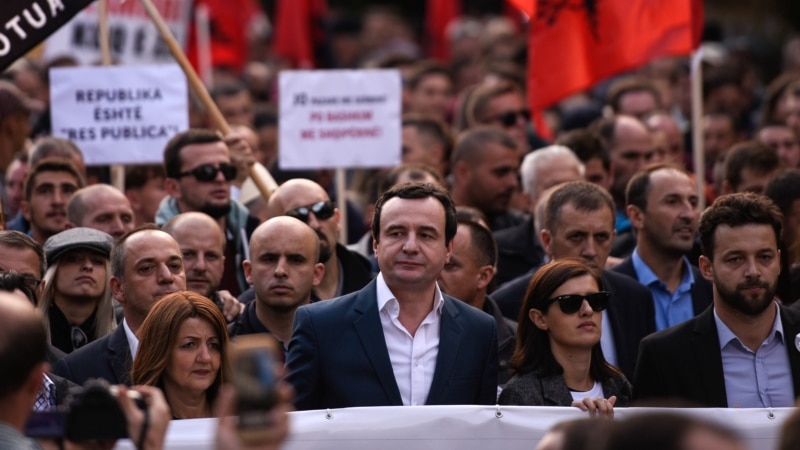 Протест за оставка на главниот обвинител на Косово