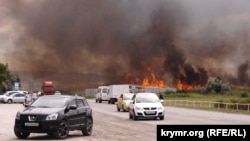 Возгорание камыша под Феодосией, июнь 2017 года. Иллюстрационное фото