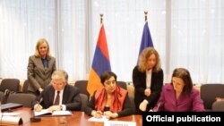 Վիզաների դյուրացման համաձայնագրի ստորագրման արարողությունը Բրյուսելում: 17-ը դոկտեմբերի, 2012