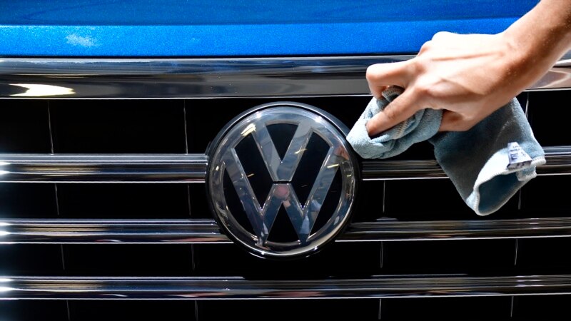 Volkswagen қатъи фаъолияташ дар Эронро рад кард