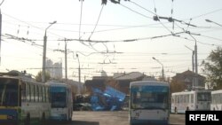 Троллейбустар соңғы аялдамада. Астана, 8 қазан 2008 ж.