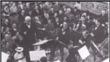 Richard Strauss dirijînd Orchestra Filarmonică din Viena