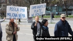 Radnici Kosmosa tokom protesta, 2. april 2015. foto. Gojko Veselinović