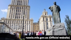 Сучасний пам’ятник Великому Кобзареві встановлений у Москві 1964 року. Саме біля нього збираються в українські свята представники української громади в Москві та українські дипломати. В день 30-річчя української незалежності. 24 серпня 2021 року