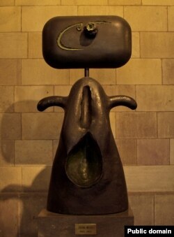 Joan Miro, Mujer, Primăria din Barcelona