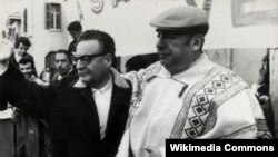 Çili şairi Pablo Neruda və çili prezidenti Salvador Alliyende.