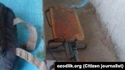 Қашқадарё вилоятидаги мактаблардан бири синфхонасидаги парта.