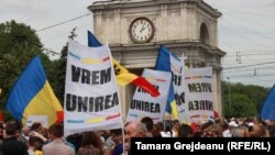 La o manifestație pro-unire la Chișinău