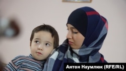 Фатма Исмаилова с сыном Фатихом