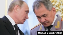 Владимир Путин и Сергей Шойгу, (архивное фото)