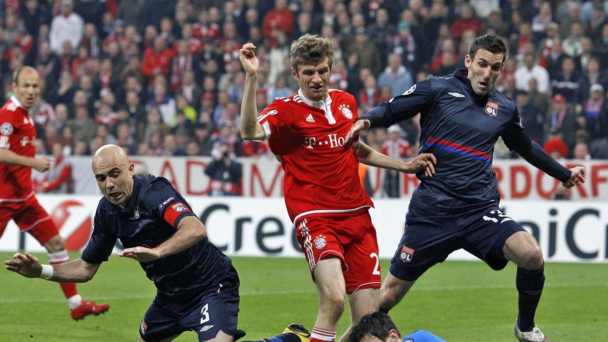 бавария 2010. 2010 год лион бавария. гнабри лига чемпионов. мане футболист бавария. алессандро лион бавария.