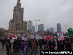Демонстрація у Варшаві – плакат Аборти на захист життя