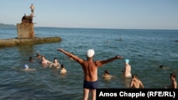 В субботу в абхазской столице прошли забеги «Сухумский октябрь» на разные дистанции и плавательная серия Eurasia swim Abhazia