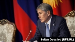 Алмазбек Атамбаев, президент Кыргызстана.