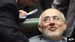 علی کردان که دو هفته پيش به عنوان وزير کشور جمهوری اسلامی منصوب شد با انتقادهای زيادی در باره جعلی بودن مدرک دکترای خود روبرو شده است.(عکس: AFP)