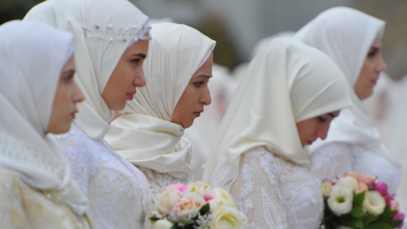 "Осталось только крикнуть "Горько". Споры о свадебных традициях в Чечне
