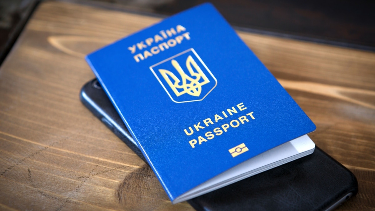 Народження і смерть в окупації. Як жителям півдня отримати документи України?