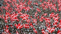 Многохиляден митинг на пропутинското младежко движение "Наши" в Москва, 15 май 2005 г.
