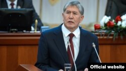 Алмазбек Атамбаев.