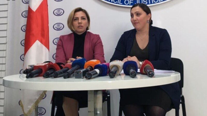 Нази Джанезашвили и Анна Долидзе в знак протеста покинули встречу рабочей группы по судебной реформе