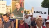 Kosovo - Hundreds of people protested in Kosovo's capital, Pristina, to demand the resignation of chief prosecutor Aleksander Lumezi, accusing him of hindering anticorruption efforts. screen grab