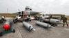 Український фронтовий бомбардувальник Су-24 та його озброєння під час військових навчань «Чисте небо 2018» на авіабазі Старикостянтинів у Хмельницькій області, архівне фото