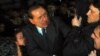 نخست وزیر ایتالیا در میان هواداران خود مورد حمله قرار گرفت