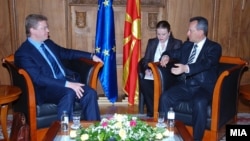 Еврокомесарот за проширување Штефан Филе на средба со претседателот на Собранието Трајко Вељаноски.