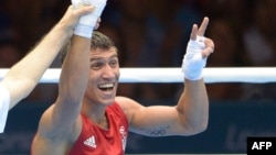 Ще в серпні 2012 року в Лондоні Василь Ломаченко радів другій перемозі на Олімпійських іграх