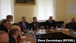 Встреча членов Общественной палаты с председателем Центральной избирательной комиссии Тамазом Гогия. Фото автора