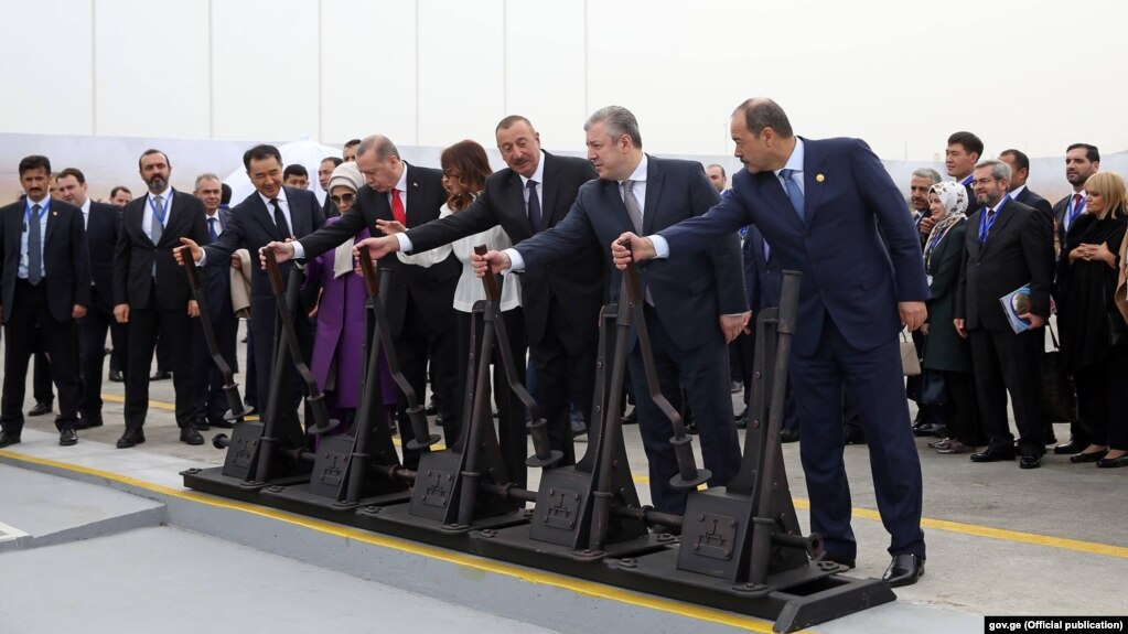Церемония открытия железнодорожной линии Баку – Тбилиси – Карс 