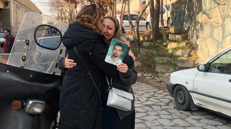 شهناز اکملی، از مادران داغدار ۸۸، روانه زندان شد