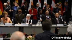 Lithuania - Armenian President Serzh Sarkisian (S from L) at the EU Eastern Partnership Summit in Vilnius, 29Nov2013